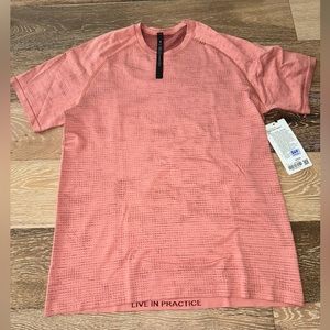 Men’s lululemon metal vent tech 2.0 Tshirt brand new with tags